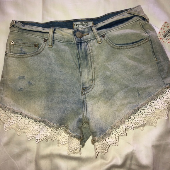 FREE PEOPLE Lace Trim Shorts “daisy wash” NEW/TAGS - Picture 1 of 3